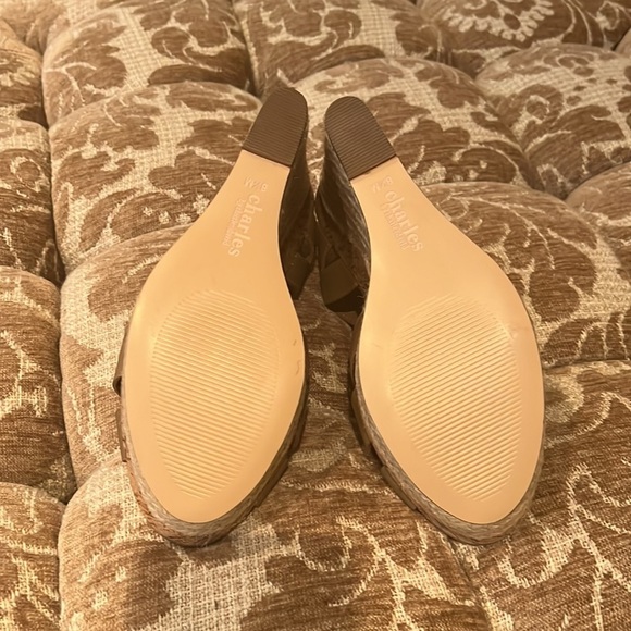 Charles David Tan Wedges - Picture 3 of 3